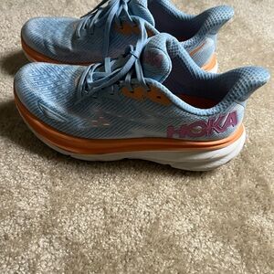 Hoka Clifton 9 Blue and orange